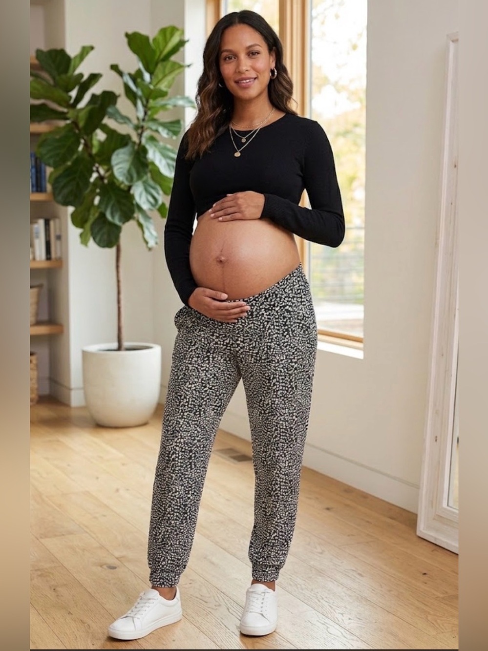 A Pea in the Pod Black and White Maternity Joggers Size XS